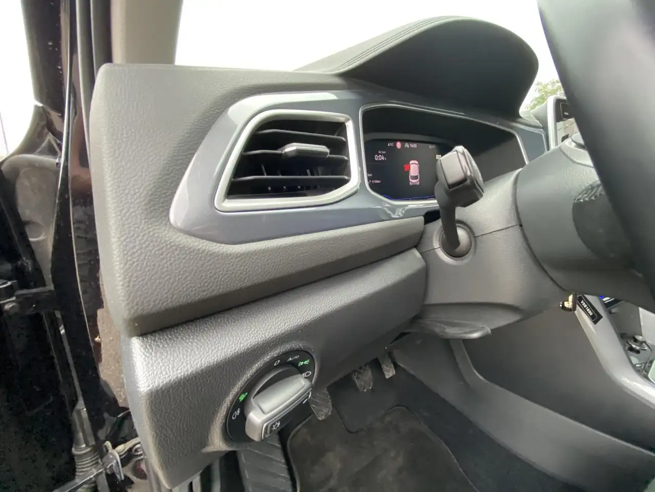 Volkswagen T-Roc 1.5 TSI Style APP-CONNECT+ACC+LANE-ASSIST+ — معرض صور السيارة 10