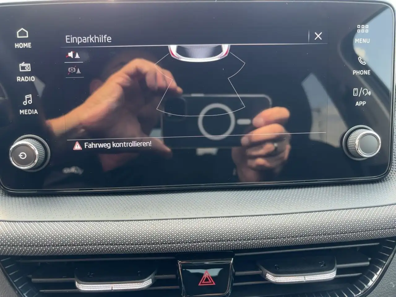 Skoda Fabia 1.0 Selection PDC GRA Sitzhzg. — Galerie du véhicule 7