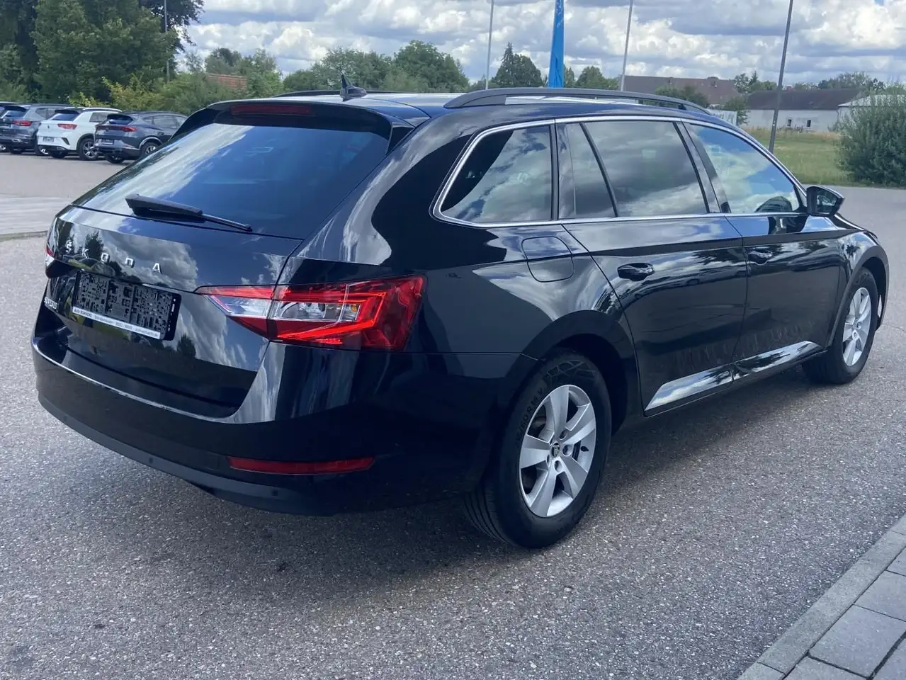 Skoda Superb Combi 1.5 TSI DSG AHK+KOMFORT-PLUS+SMART- — Galería del vehículo 5