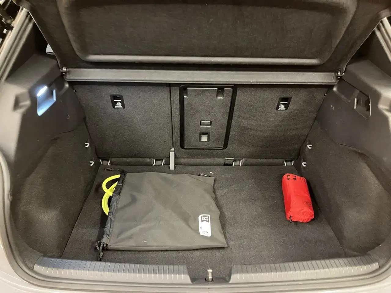 Volkswagen ID.3 Pro 150kW ACC App Connect LED Navi Kamera — Galería del vehículo 12