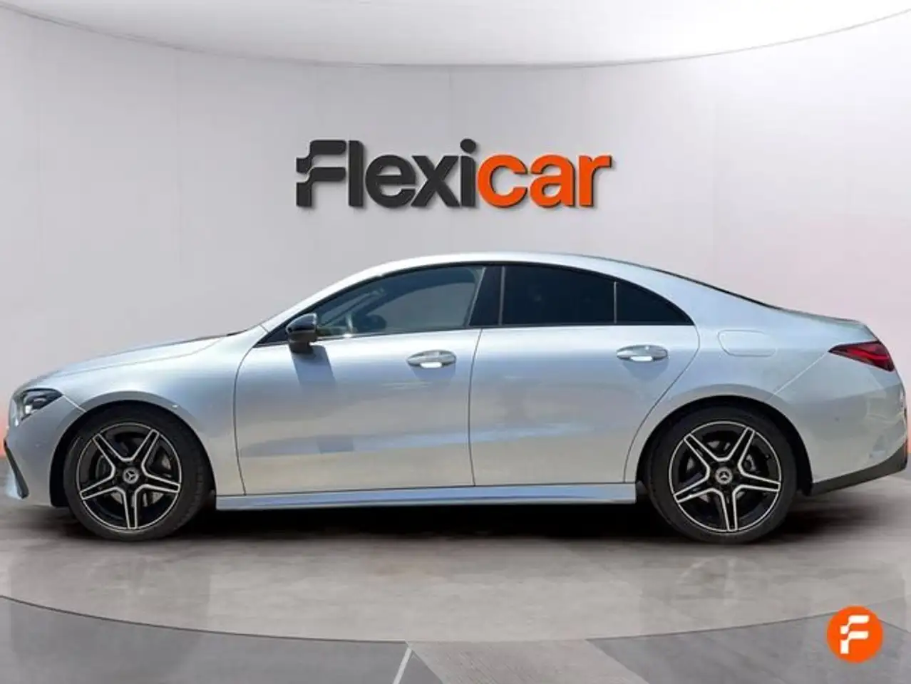 Mercedes-Benz CLA 200 Shooting Brake — Galería del vehículo 4