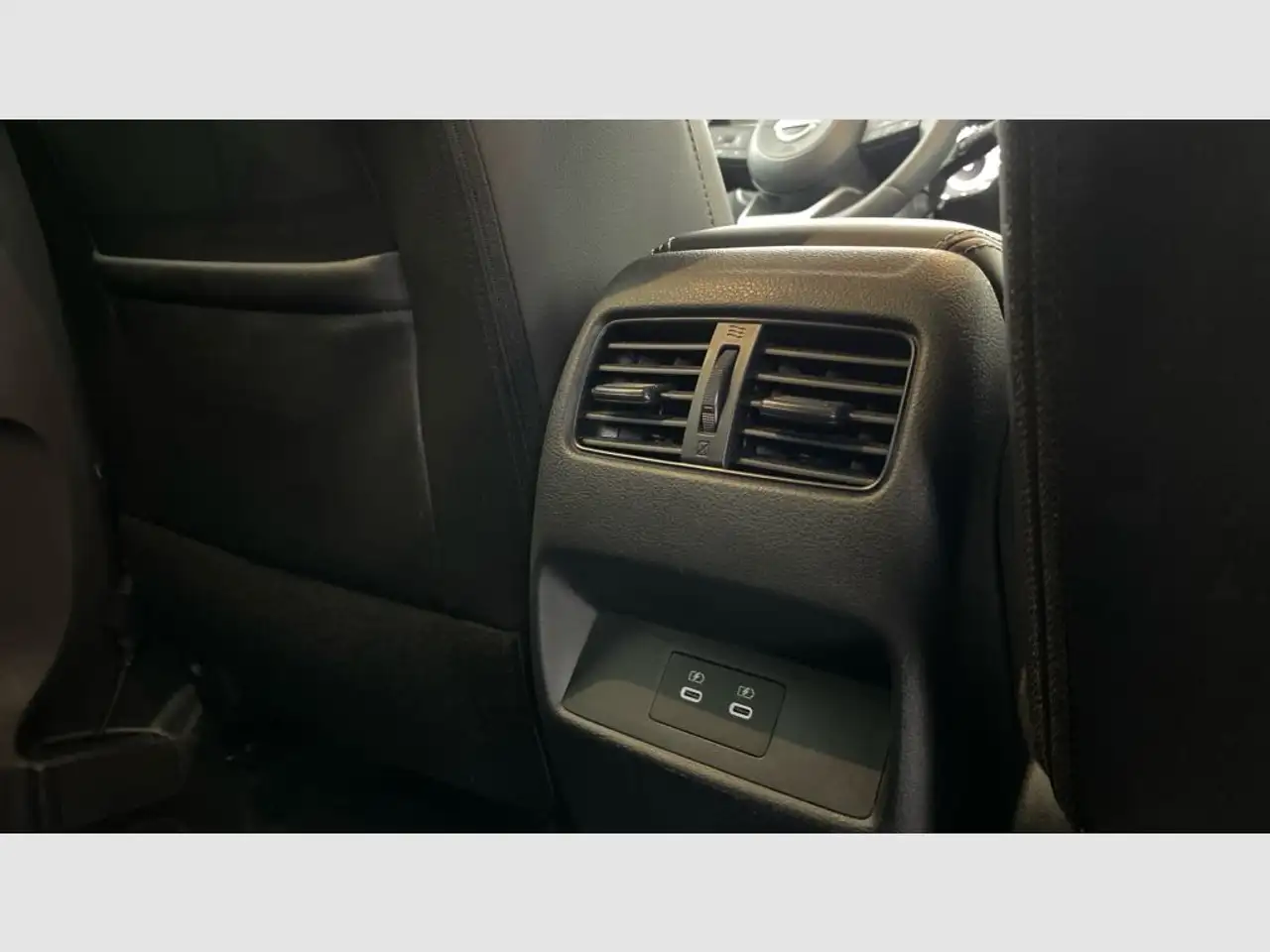 Nissan Qashqai DIG-T 116kW CVT N-Connecta mHEV — Vehicle gallery 36