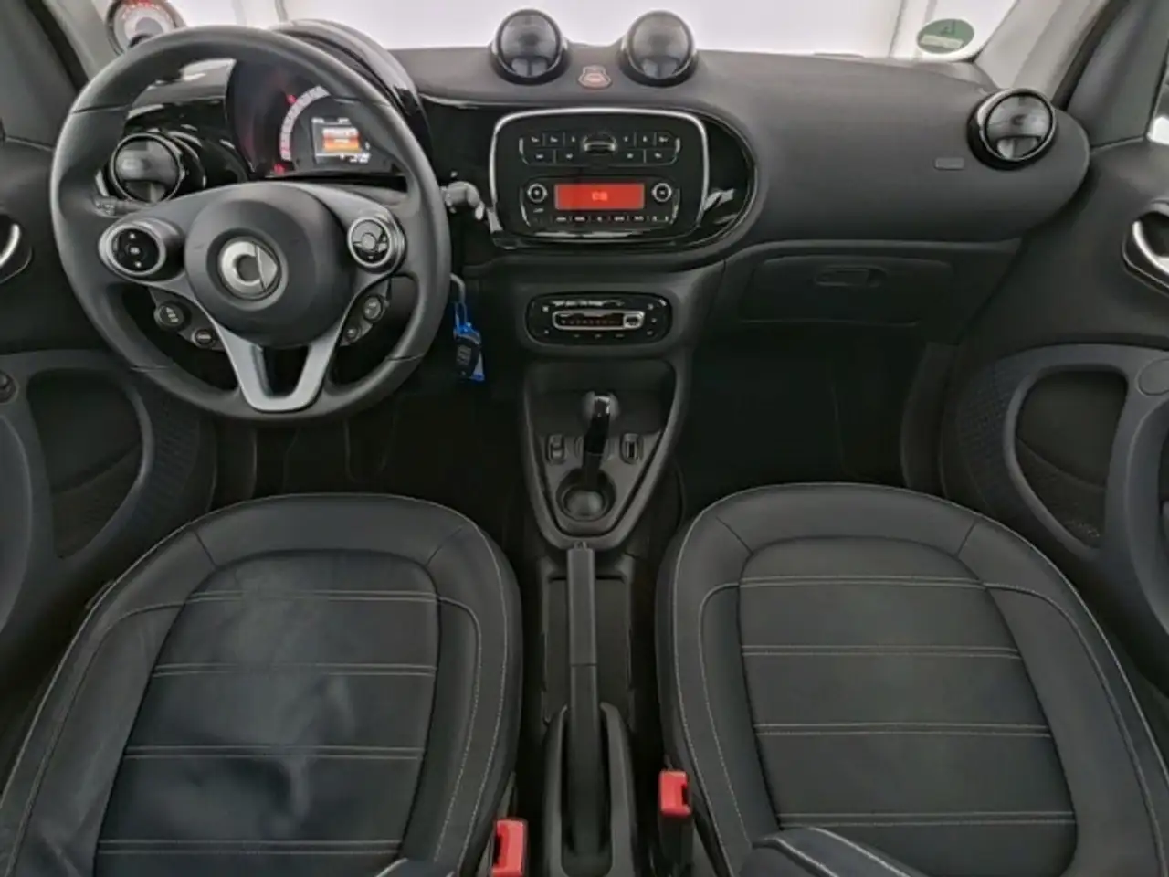 smart forTwo EQ Prime Plus Paket 22kW Cool+Audio — Galerie du véhicule 5