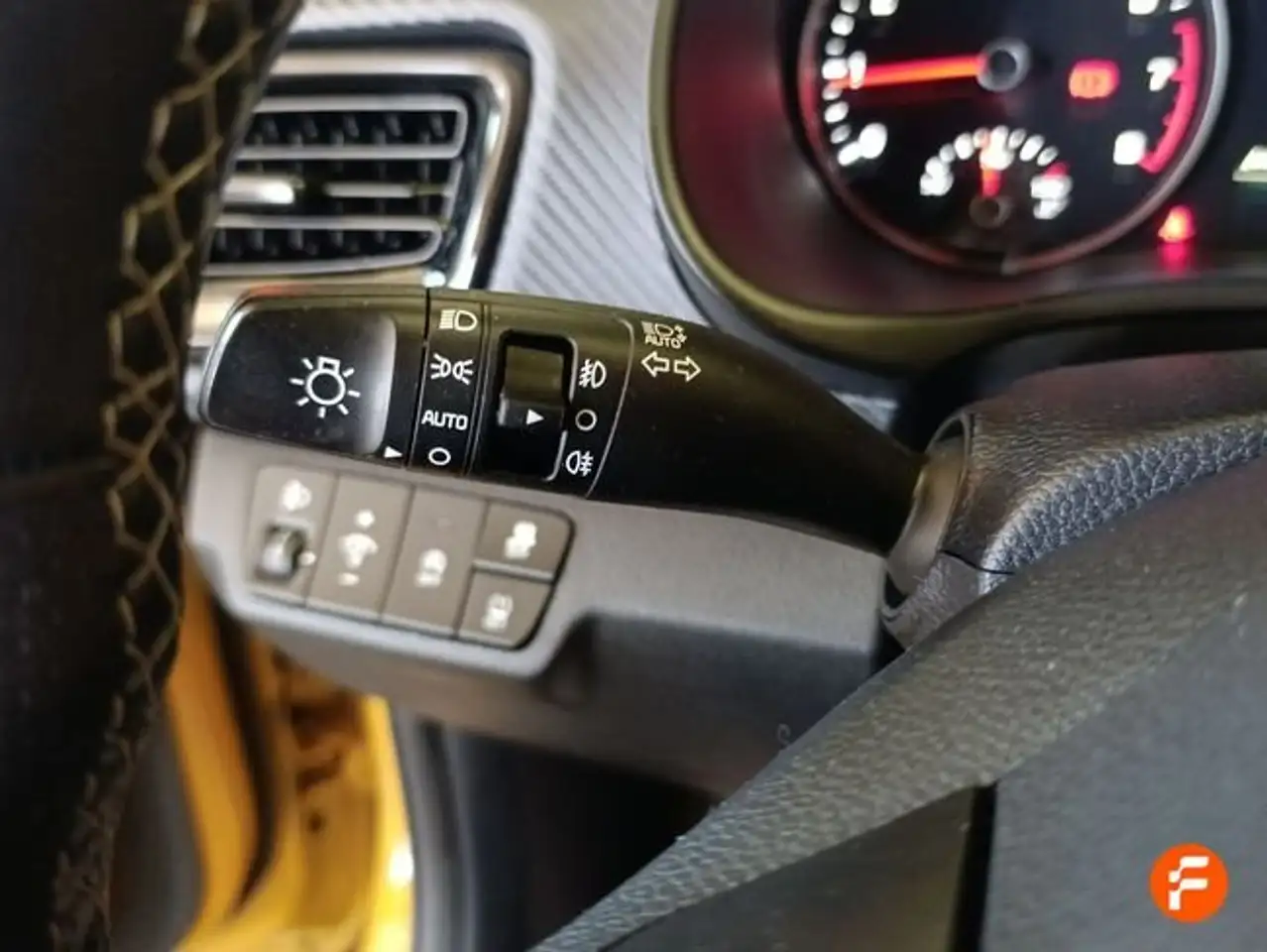 Kia Stonic 1.0 T-GDi 74kW (100CV) MHEV MT Concept — معرض صور السيارة 13