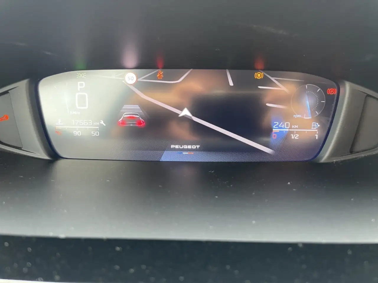 Peugeot 408 Allure PT 130 EAT8 Kamera LED ACC CarPlay — Vehicle gallery 15