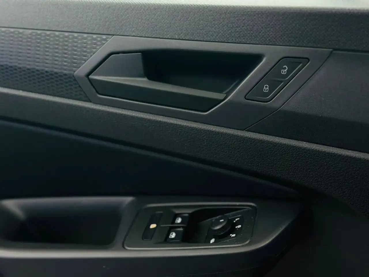 Volkswagen Caddy -Life-Behindertengerecht-Rampe — Galería del vehículo 25