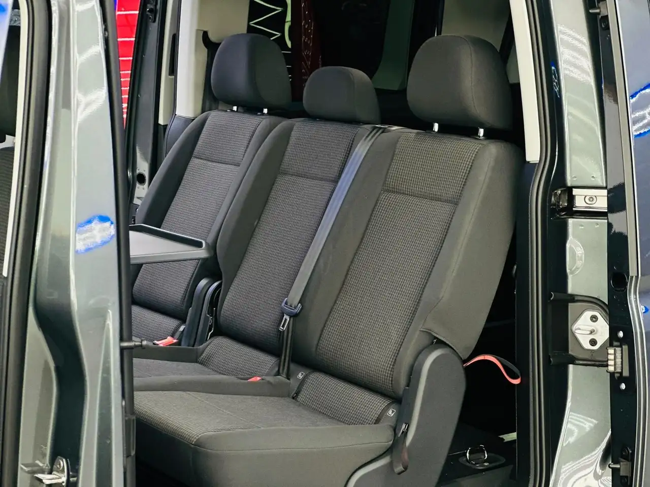 Volkswagen Caddy -Life-Behindertengerecht-Rampe — Galería del vehículo 11