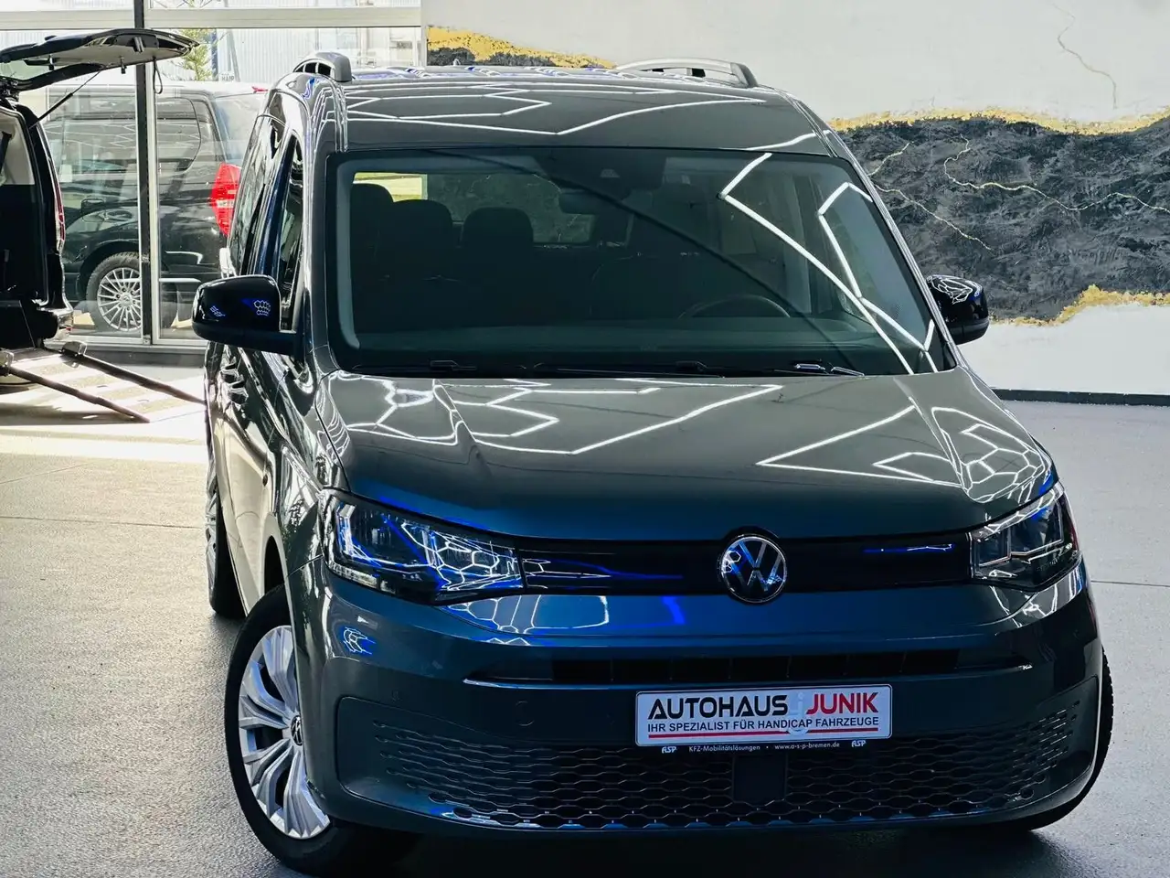 Volkswagen Caddy -Life-Behindertengerecht-Rampe — Galería del vehículo 8
