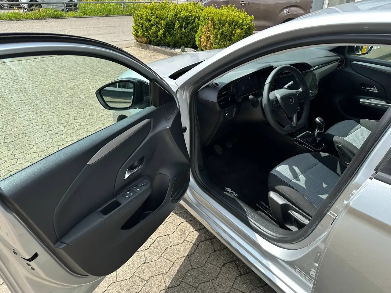 Opel Corsa Basis 1,2*SHZ*LRH*ALU16*Allwetter* — Vehicle gallery 6