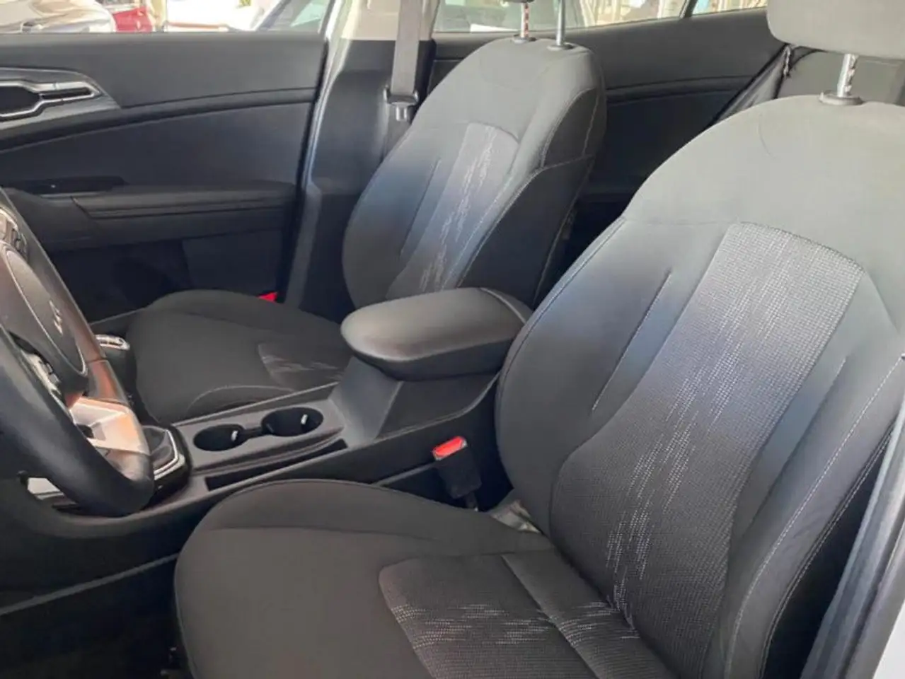 Kia Sportage 1.6 T-GDi MHEV Drive 150 — معرض صور السيارة 11