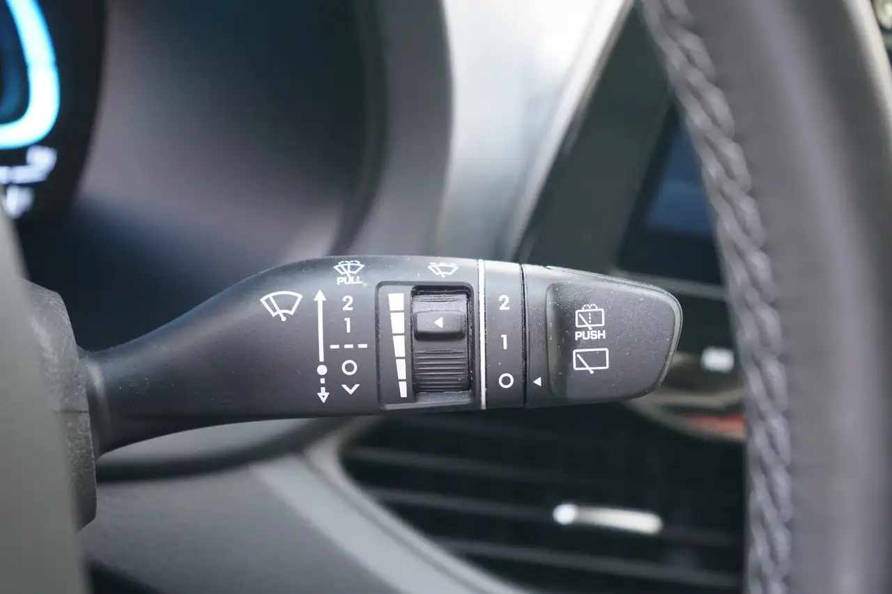 Hyundai i30 Kombi 1.0 T-GDI LED Navi Kamera — Galería del vehículo 27
