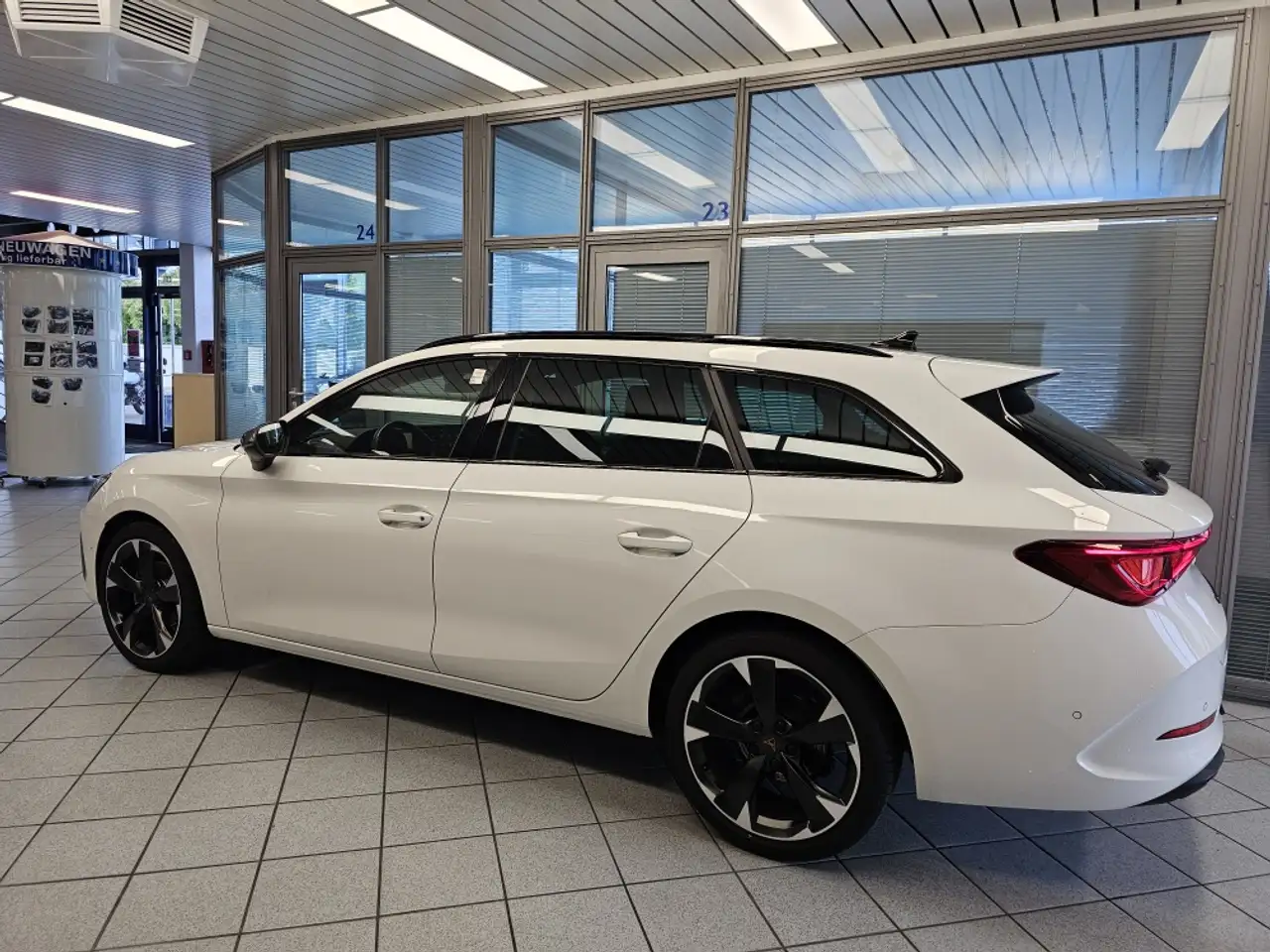 CUPRA Leon Navi,Kamera,LED,SH,PDC — Vehicle gallery 27