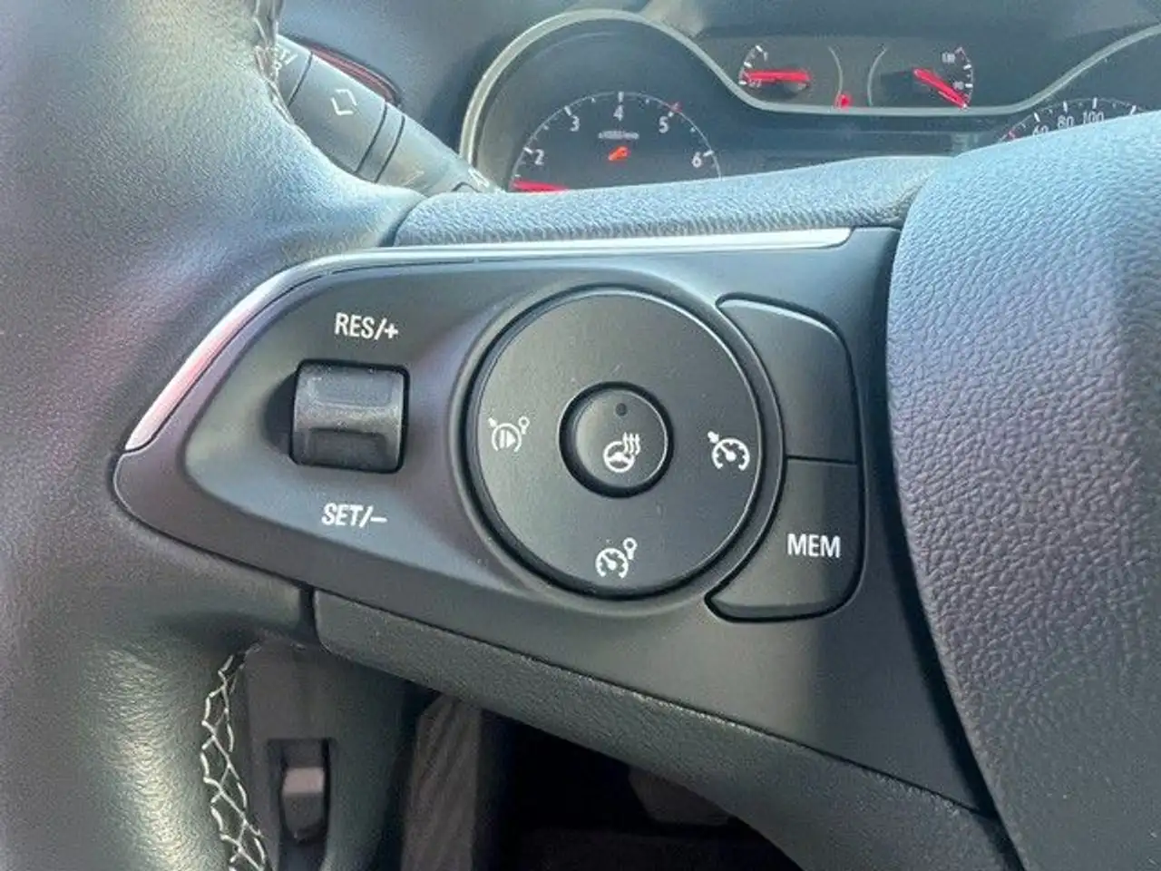 Opel Crossland X 1,2 GS Line*Carplay*NUR 9600 KM* — Galería del vehículo 22