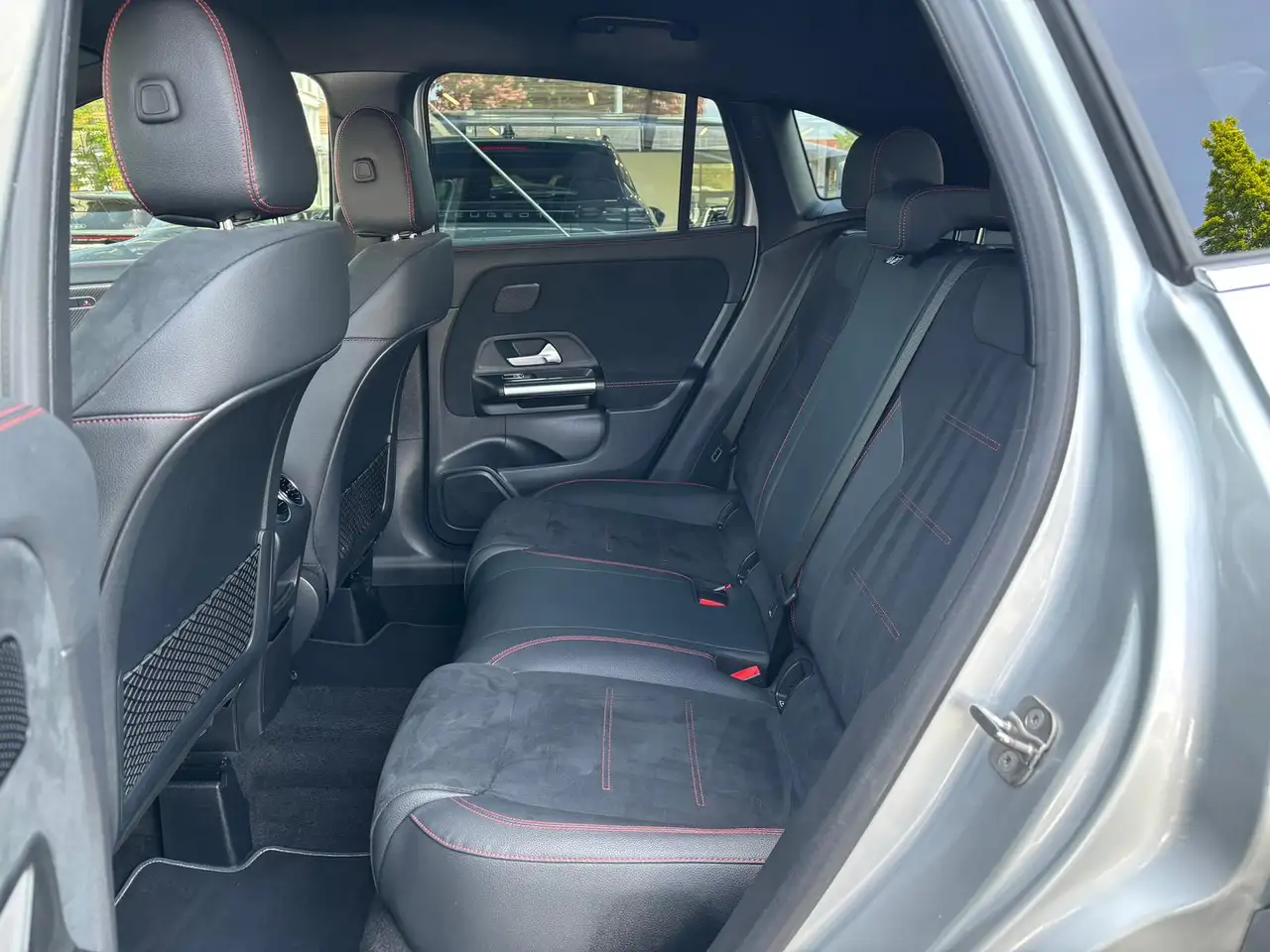 Mercedes-Benz GLA 200 AMG Line Premium Standhzng AHK 360° 20" — Vehicle gallery 19