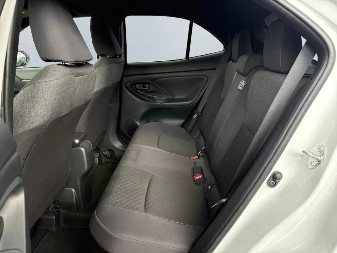 Toyota Yaris Cross Hybrid 1.5 Team D *LED*CarPlay*RCam* — Vehicle gallery 16