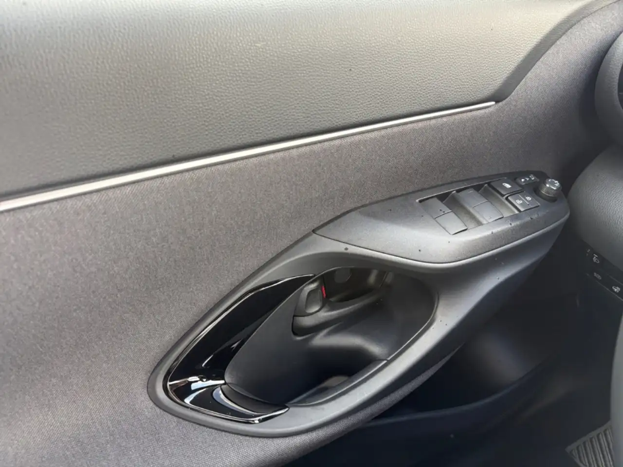 Toyota Yaris Cross Hybrid 1.5 Team D *LED*CarPlay*RCam* — Vehicle gallery 22
