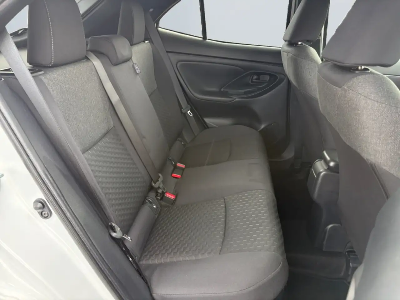 Toyota Yaris Cross Hybrid 1.5 Team D *LED*CarPlay*RCam* — Vehicle gallery 19