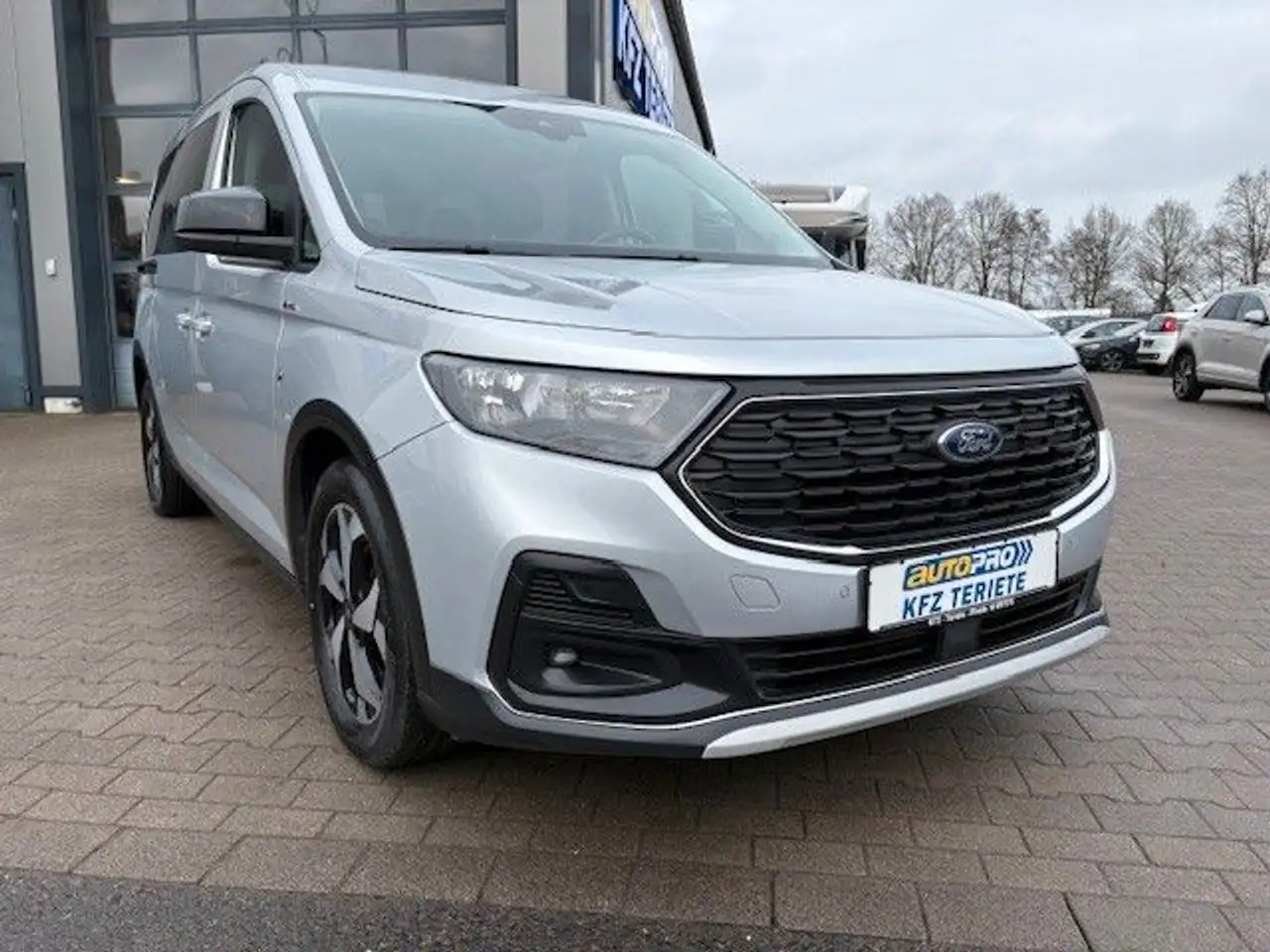Ford Grand Tourneo Connect Active 7 Sitz Automatik — Galería del vehículo 12