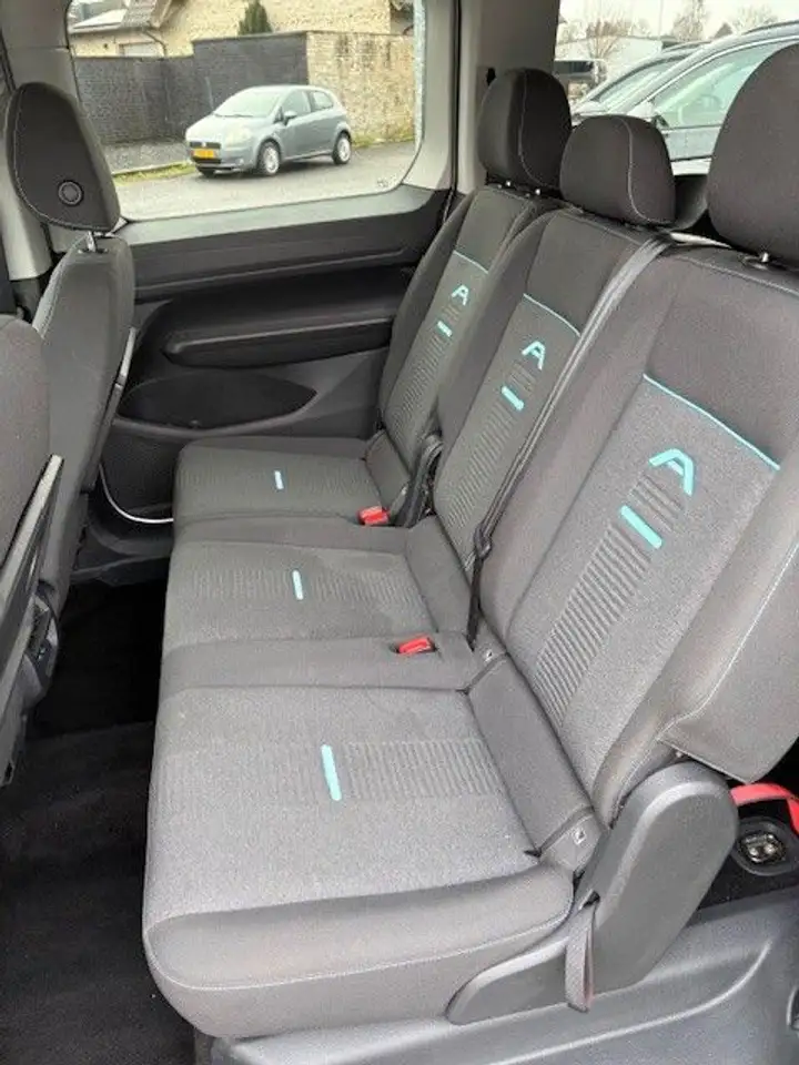 Ford Grand Tourneo Connect Active 7 Sitz Automatik — Galería del vehículo 20