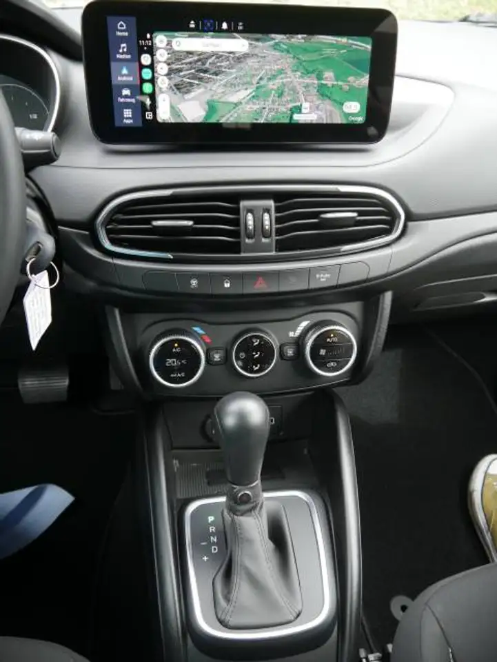 Fiat Tipo Kombi Hybrid CROSS *LED*Sitzhzg*AHK*Kamera*Allw.-R — معرض صور السيارة 15