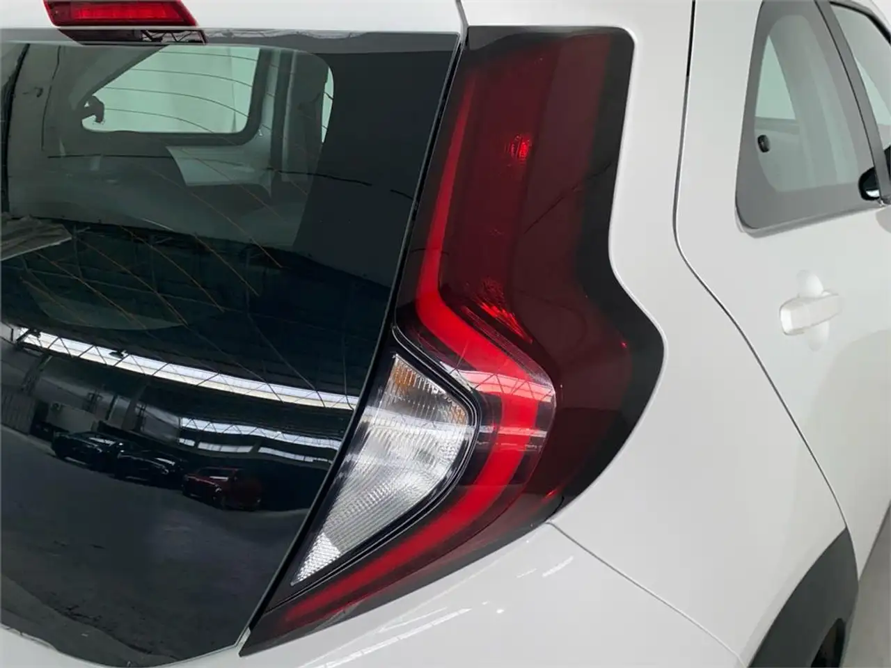 Toyota Aygo Play — معرض صور السيارة 19