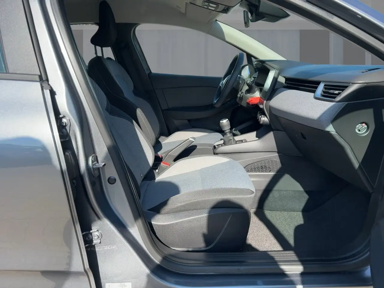 Renault Clio EVOLUTION TCe 90 Apple CarPlay PDC KLIMA BT — Vehicle gallery 8