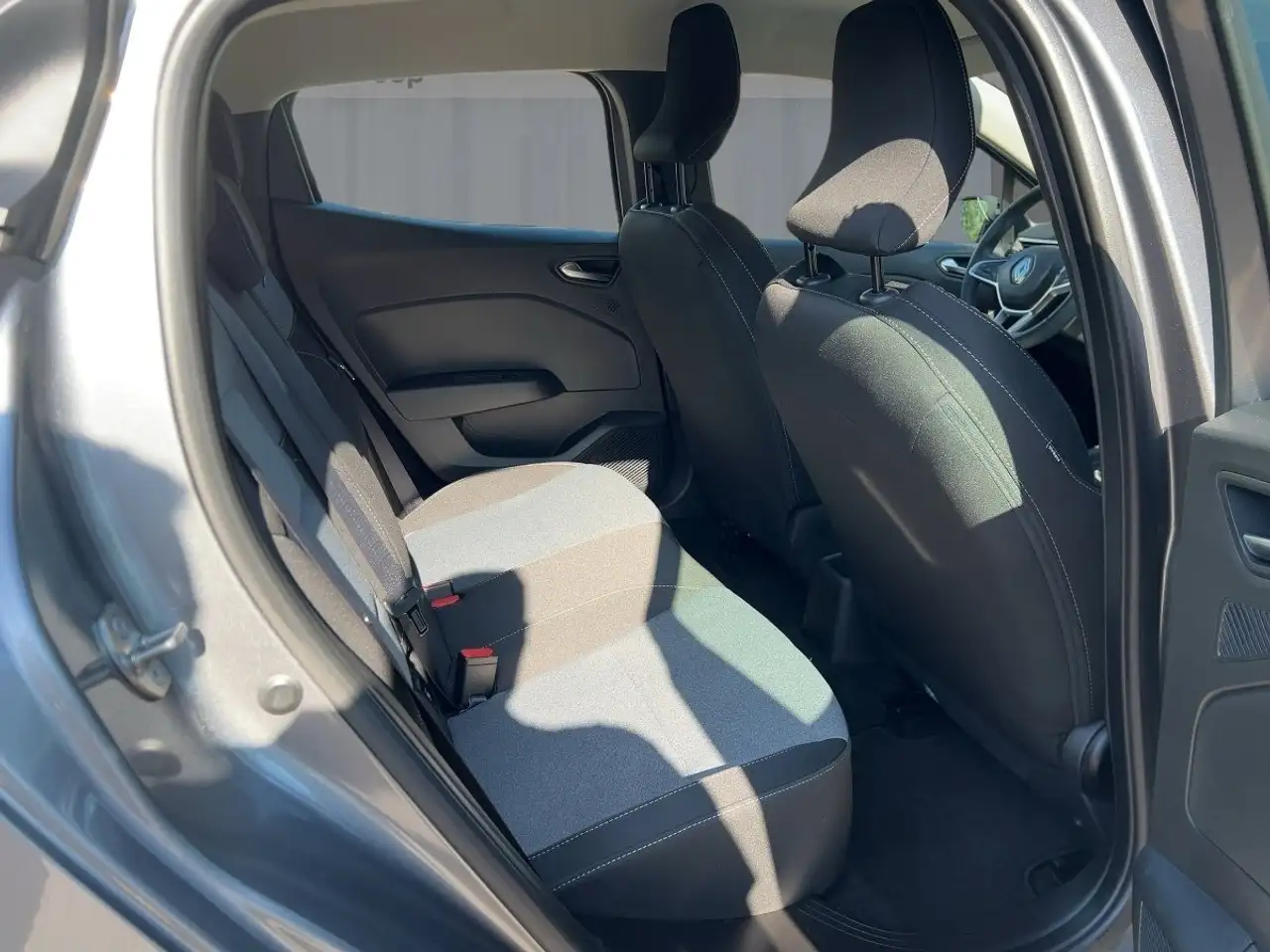 Renault Clio EVOLUTION TCe 90 Apple CarPlay PDC KLIMA BT — Vehicle gallery 9