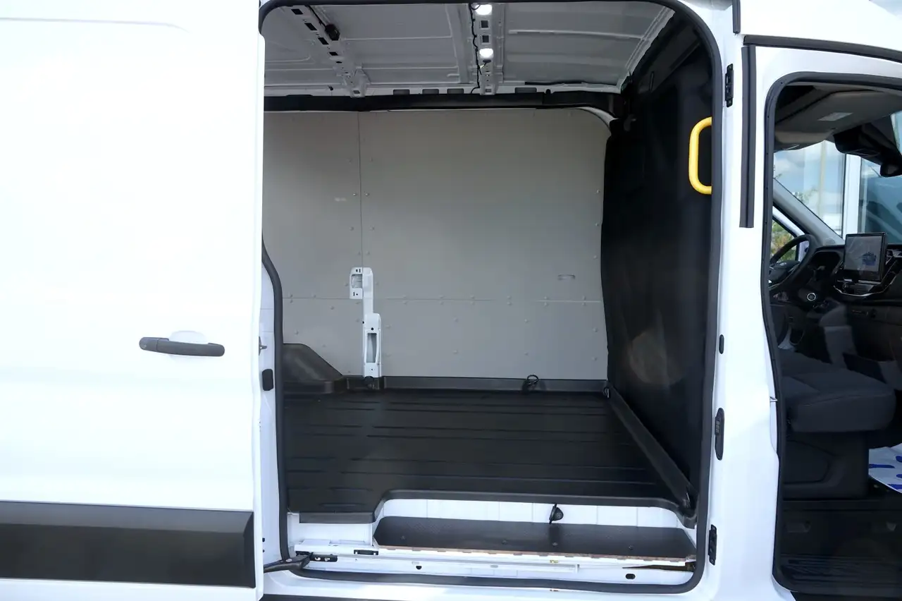Ford E-Transit FT (TTS) E 350 L2 RWD Trend — Vehicle gallery 35