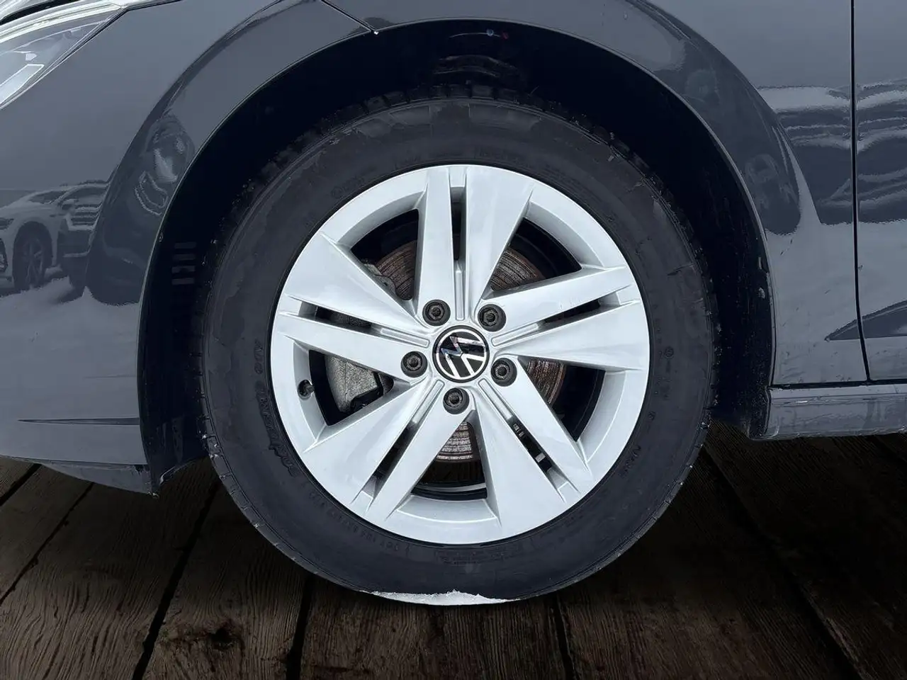 Volkswagen Golf VIII Life 1.0 TSI — معرض صور السيارة 8