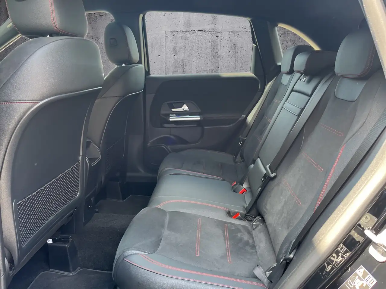 Mercedes-Benz B 200 B 200 AMG+NIGHT+AHK+DISTR+KAM+KEYLESS+MLED+EASYP — معرض صور السيارة 18