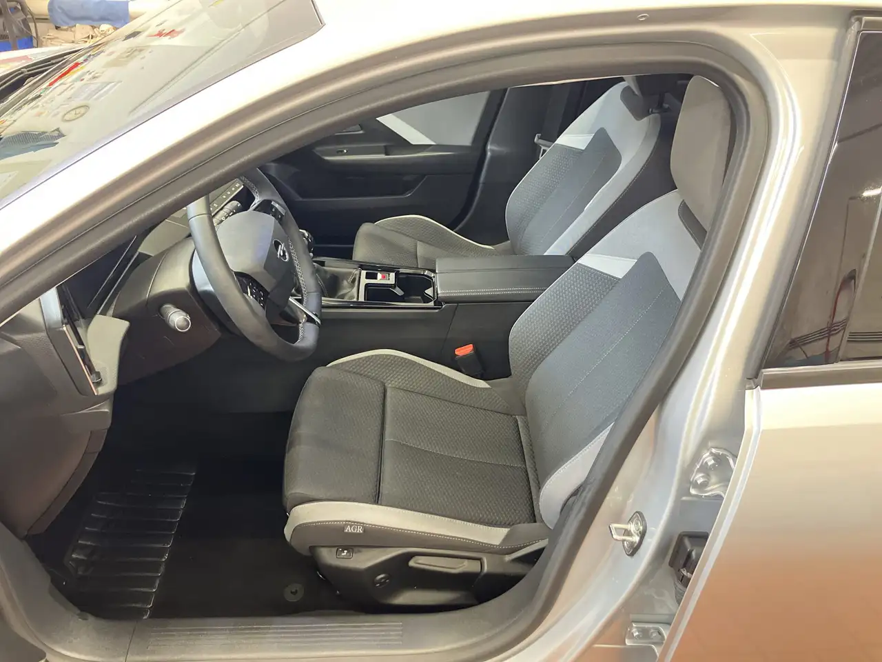 Opel Astra L 1.2 Turbo Edition LED+SHZ+Fernlichtass. — معرض صور السيارة 7