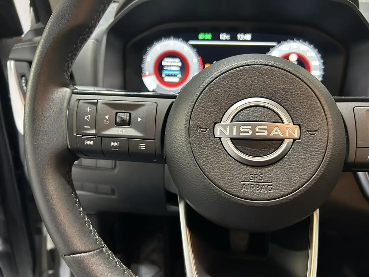 Nissan Qashqai 1.3 DIG-T mHEV 12V N-Connecta 4x2 103kW — Vehicle gallery 17