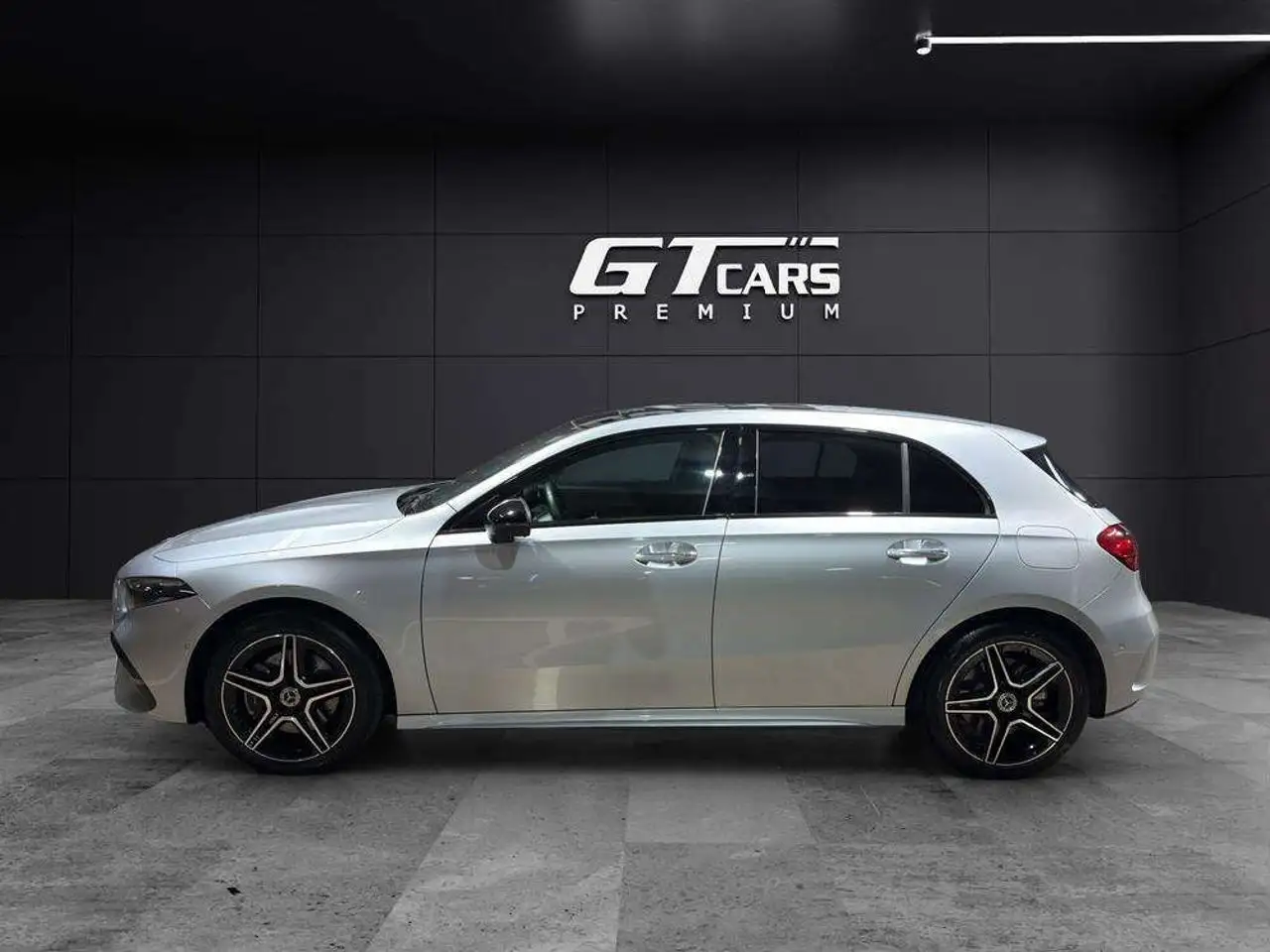 Mercedes-Benz A 250 250e AMG — معرض صور السيارة 2