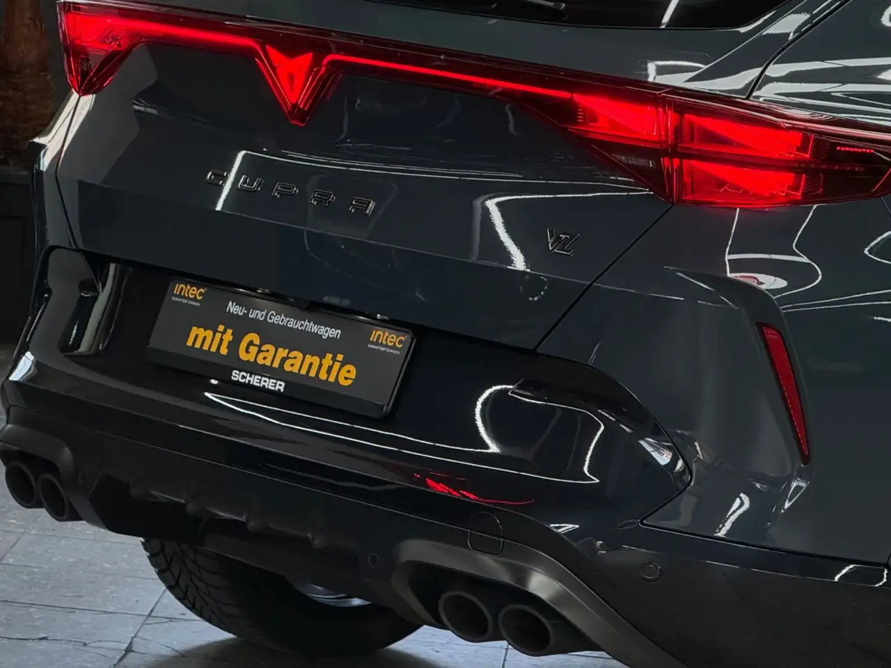 CUPRA Formentor VZ 4Drive*SCHALENSITZE*ALLWETTER*RFK* — Vehicle gallery 8