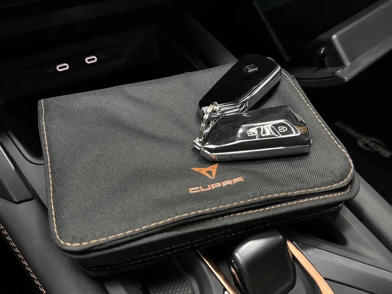 CUPRA Formentor VZ 4Drive*SCHALENSITZE*ALLWETTER*RFK* — Vehicle gallery 20