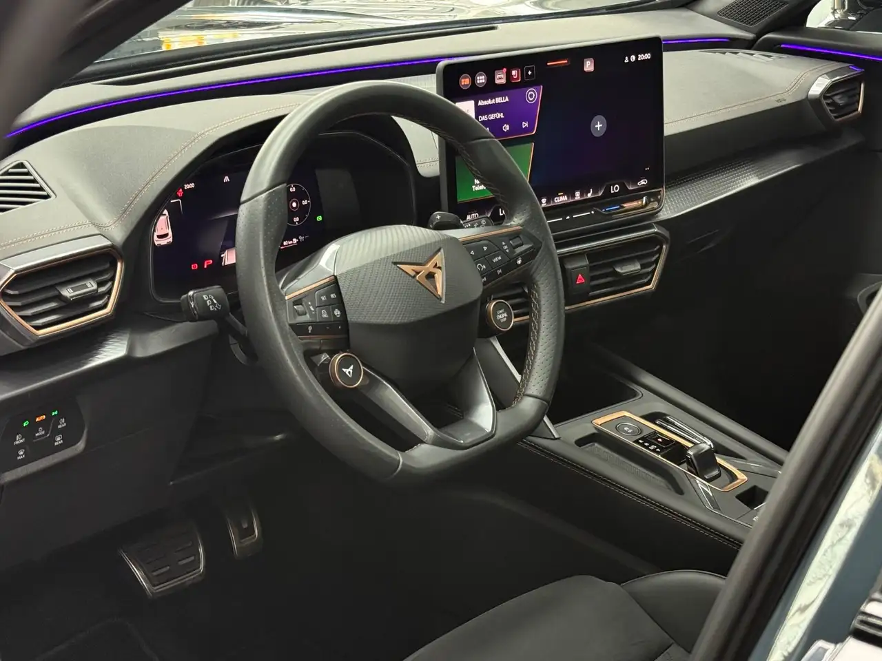 CUPRA Formentor VZ 4Drive*SCHALENSITZE*ALLWETTER*RFK* — Vehicle gallery 10