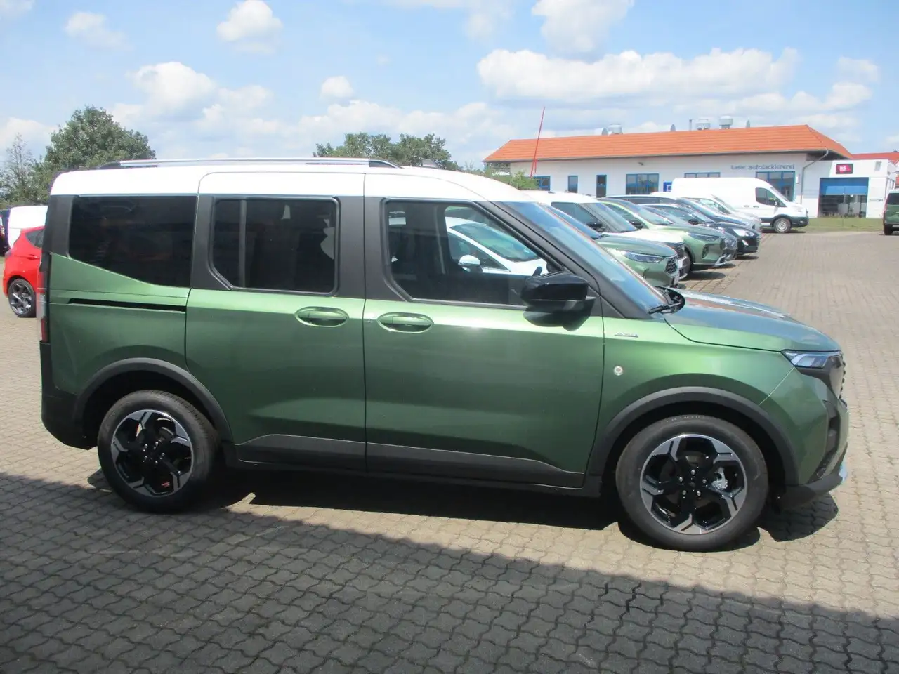 Ford Tourneo Courier Active Navi iACC TWA Kamera WiPa — Galería del vehículo 8