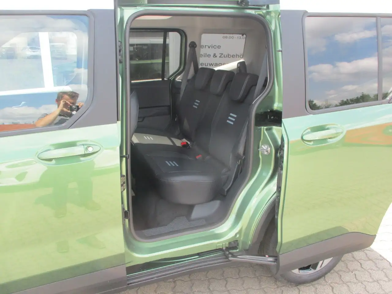 Ford Tourneo Courier Active Navi iACC TWA Kamera WiPa — Galería del vehículo 10