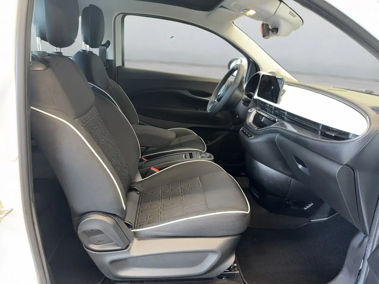 Fiat 500e Cabrio*PDC*ALU*CARPLAY*LED* — Galerie du véhicule 9