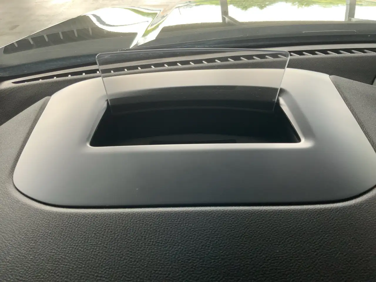 Ford Kuga ST-Line X*PANO*AHK*KAM*ACC*NAVI*SOUND-SYS. — Vehicle gallery 29