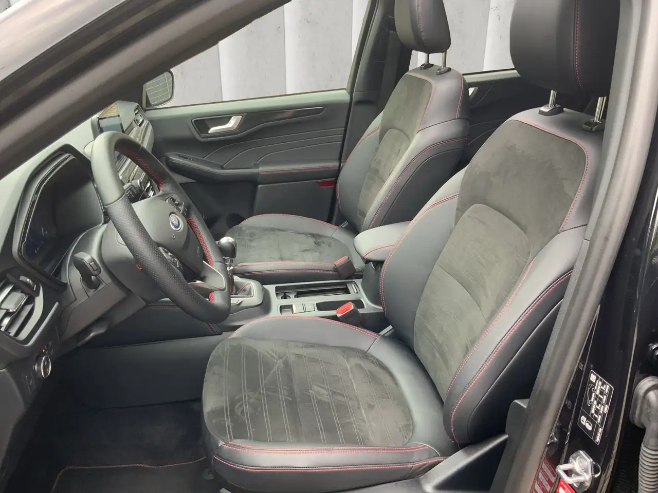 Ford Kuga ST-Line X*PANO*AHK*KAM*ACC*NAVI*SOUND-SYS. — Vehicle gallery 10