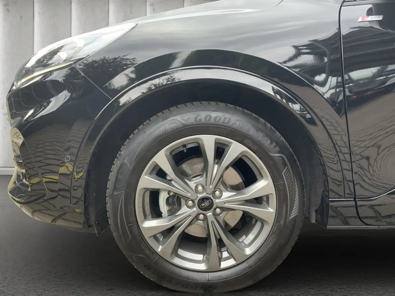 Ford Kuga ST-Line X*PANO*AHK*KAM*ACC*NAVI*SOUND-SYS. — Vehicle gallery 9