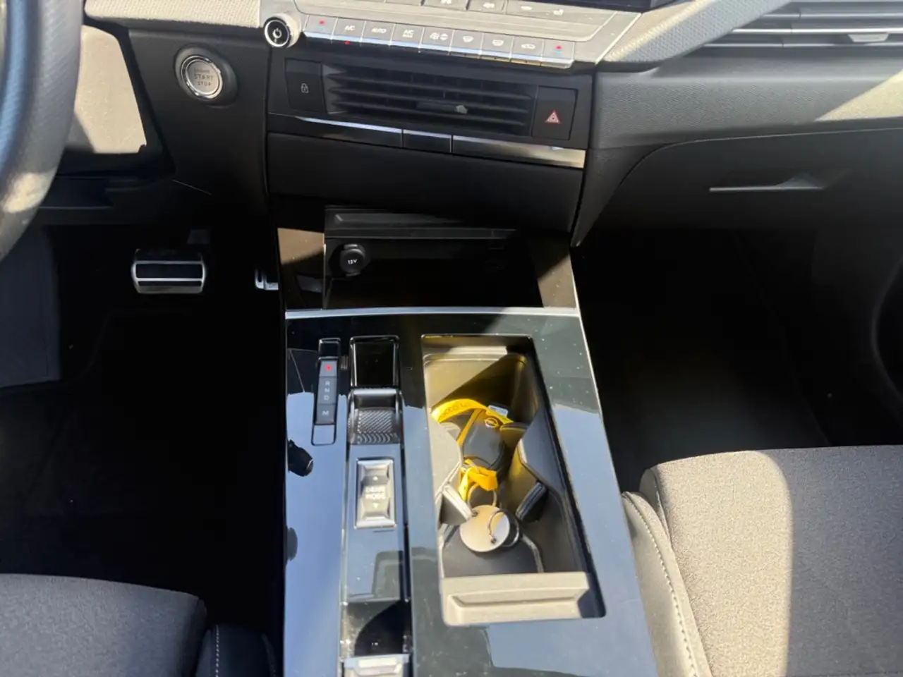 Opel Astra L GS ACC Navi Autom. RFK 360° AHK SHZ LRH FSH Appl — Vehicle gallery 14