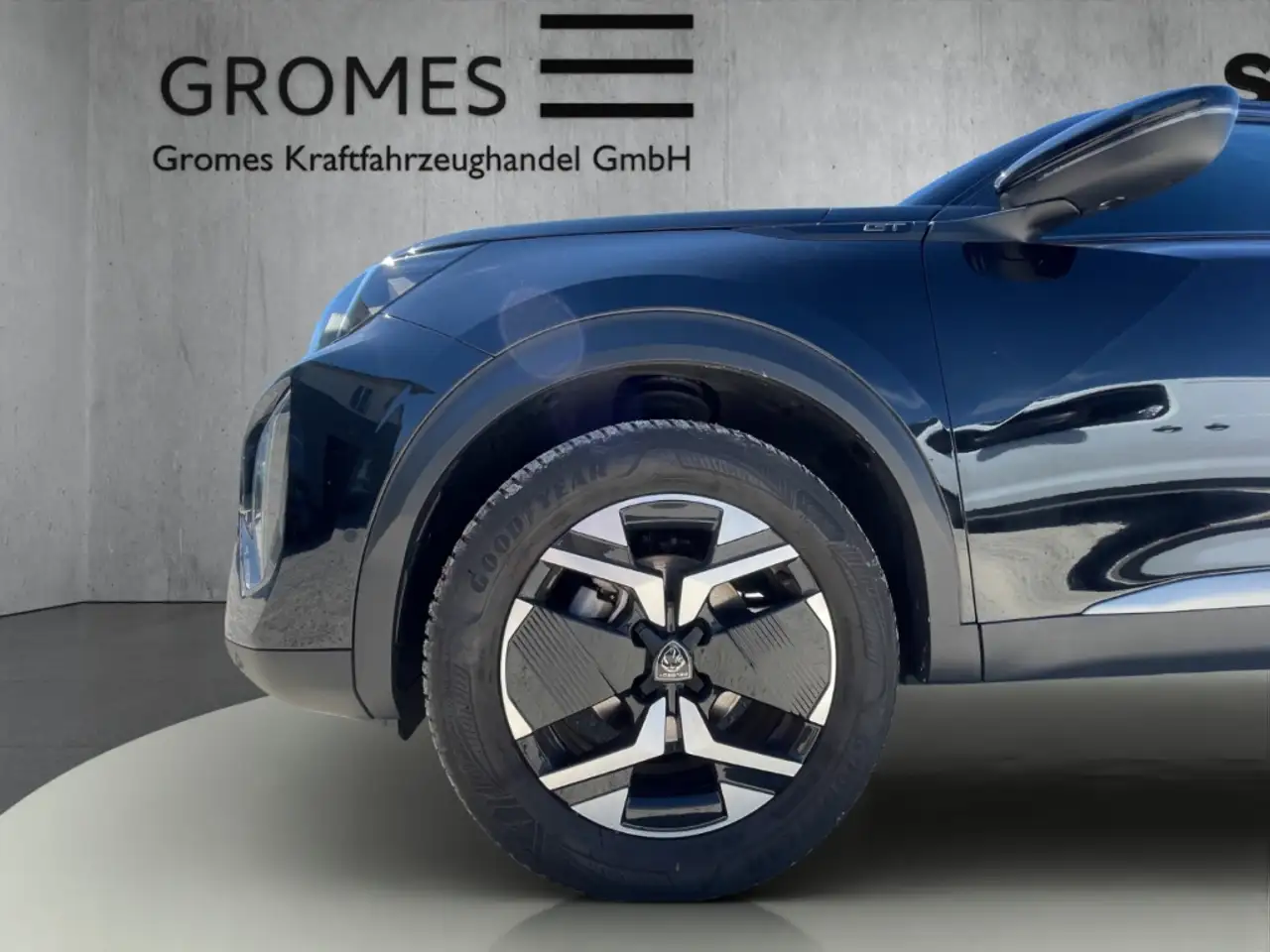 Peugeot 2008 GT PureTech 130 EAT8 Navi 360 Kamera LED ACC Apple — معرض صور السيارة 11