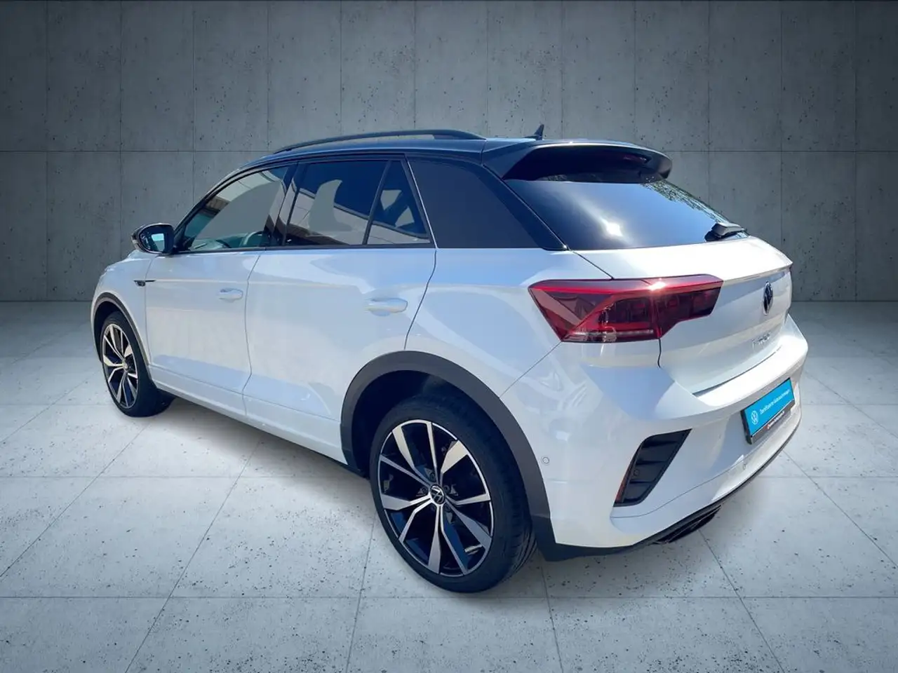 Volkswagen T-Roc R-Line 1.5 TSI DSG AHK+ACC+RearView+Stdhz — معرض صور السيارة 4