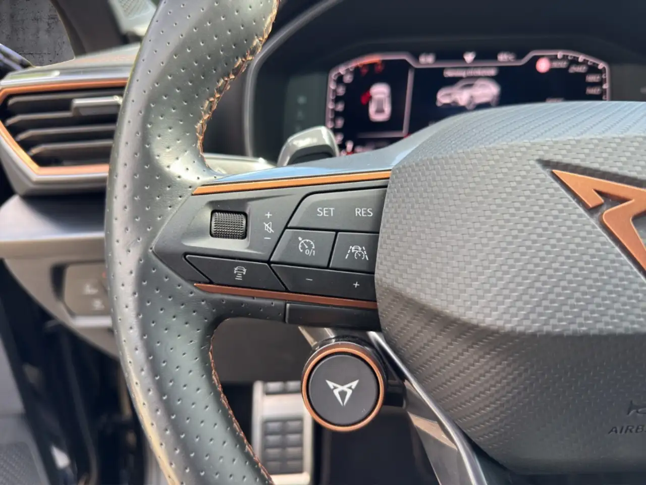 CUPRA Formentor 2.0 TSI DSG 4Drive VZ 5-J-GARANTIE NAVI LED FULL L — Vehicle gallery 10
