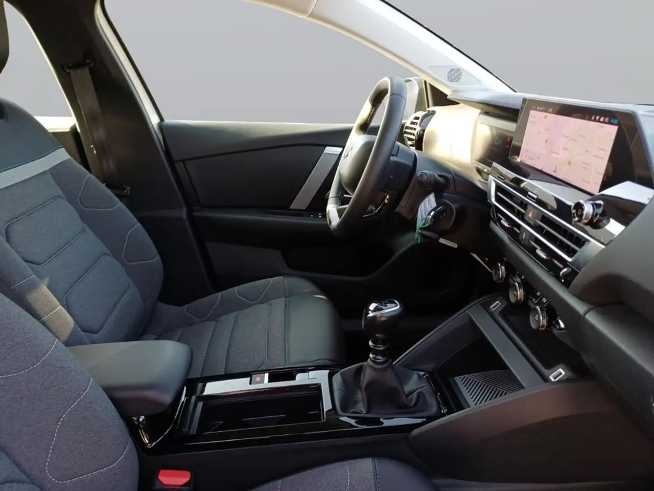 Citroen C4 PureTech 130 S&S Feel Pack — Vehicle gallery 12