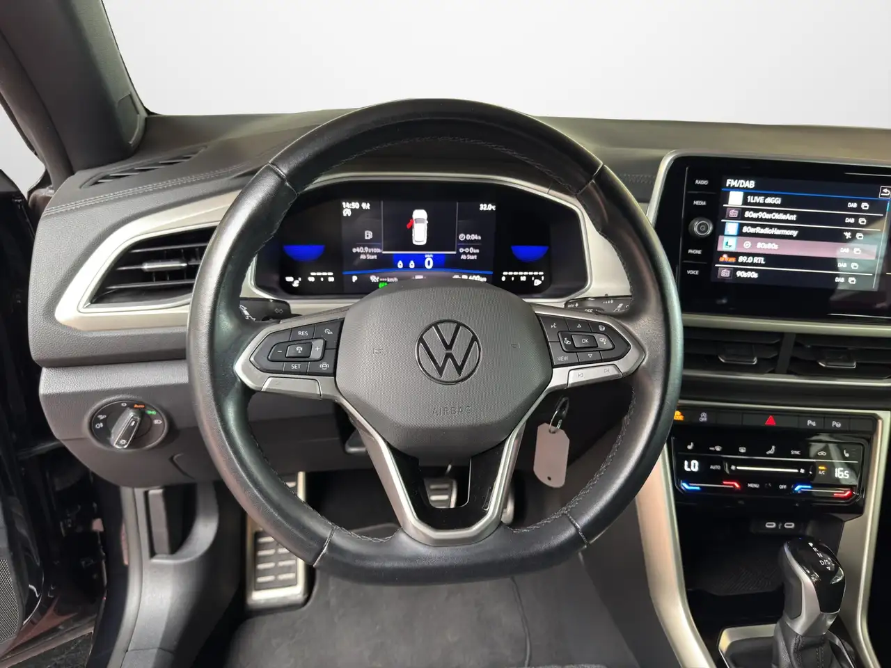 Volkswagen T-Roc Cabriolet 1.5 TSI DSG Move — معرض صور السيارة 10