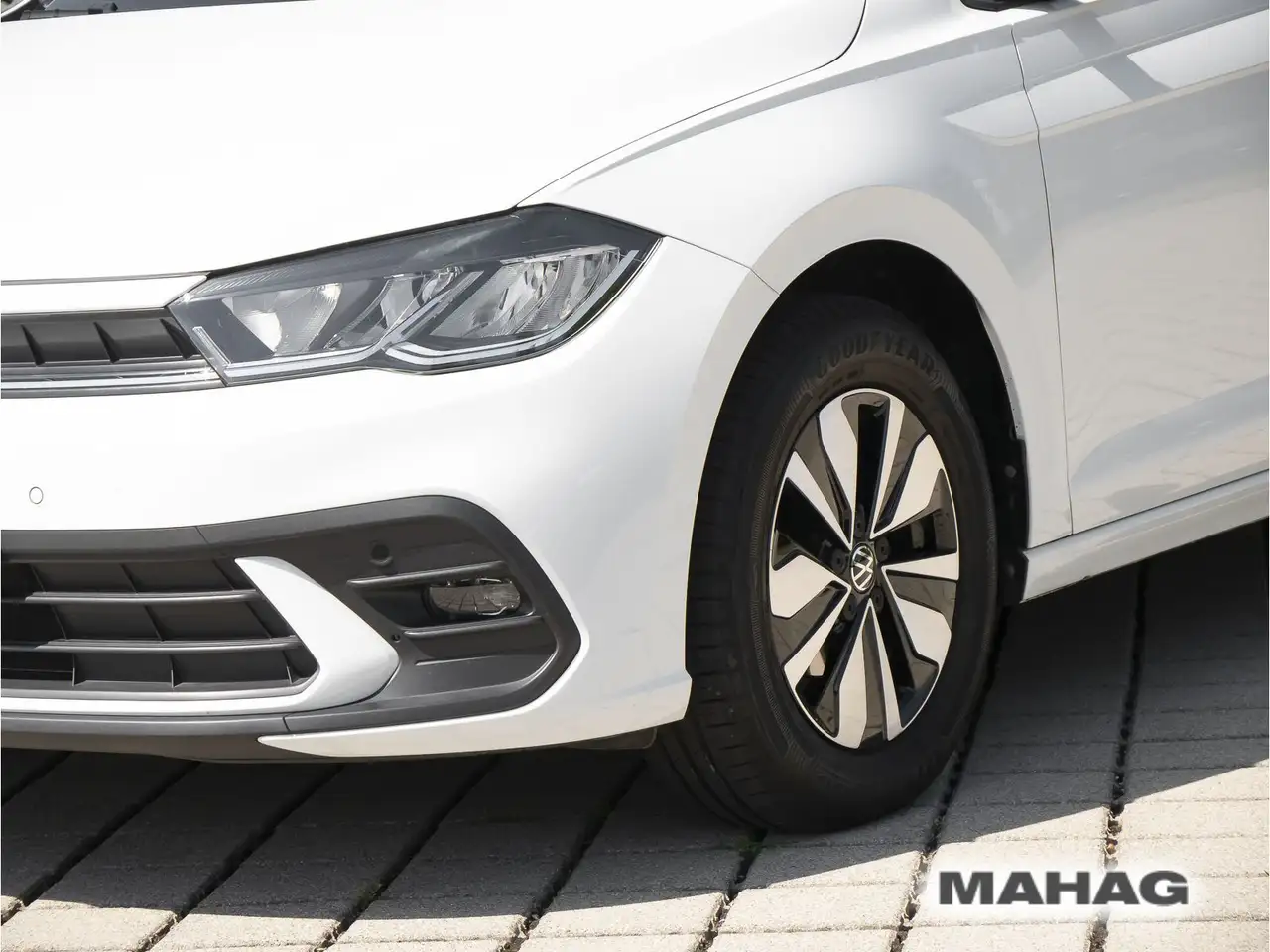 Volkswagen Polo MOVE 1.0 TSI LED Navi ParkPilot App 5-Gang — Vehicle gallery 9