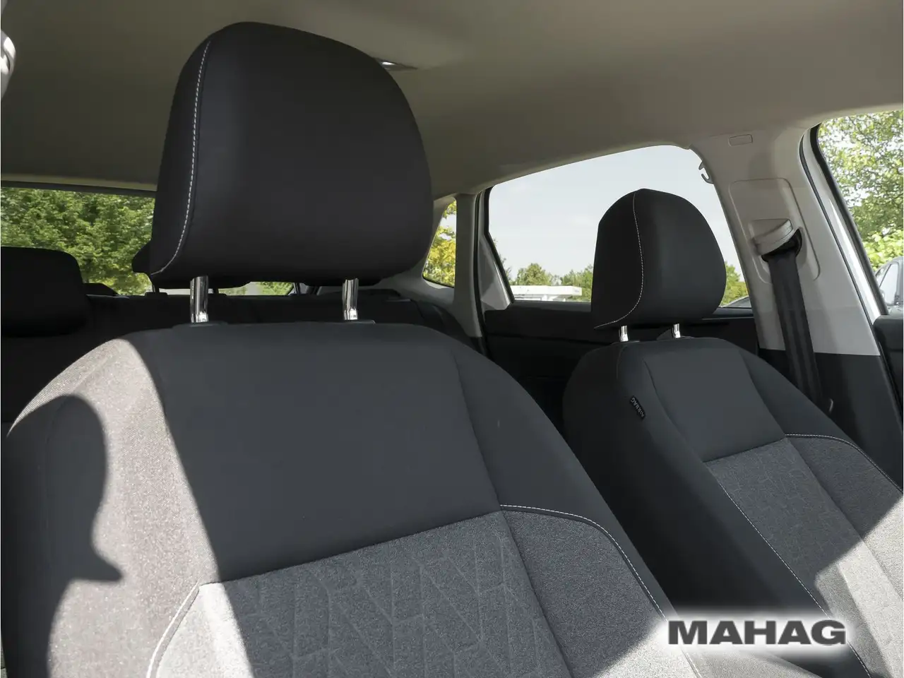 Volkswagen Polo MOVE 1.0 TSI LED Navi ParkPilot App 5-Gang — Vehicle gallery 16